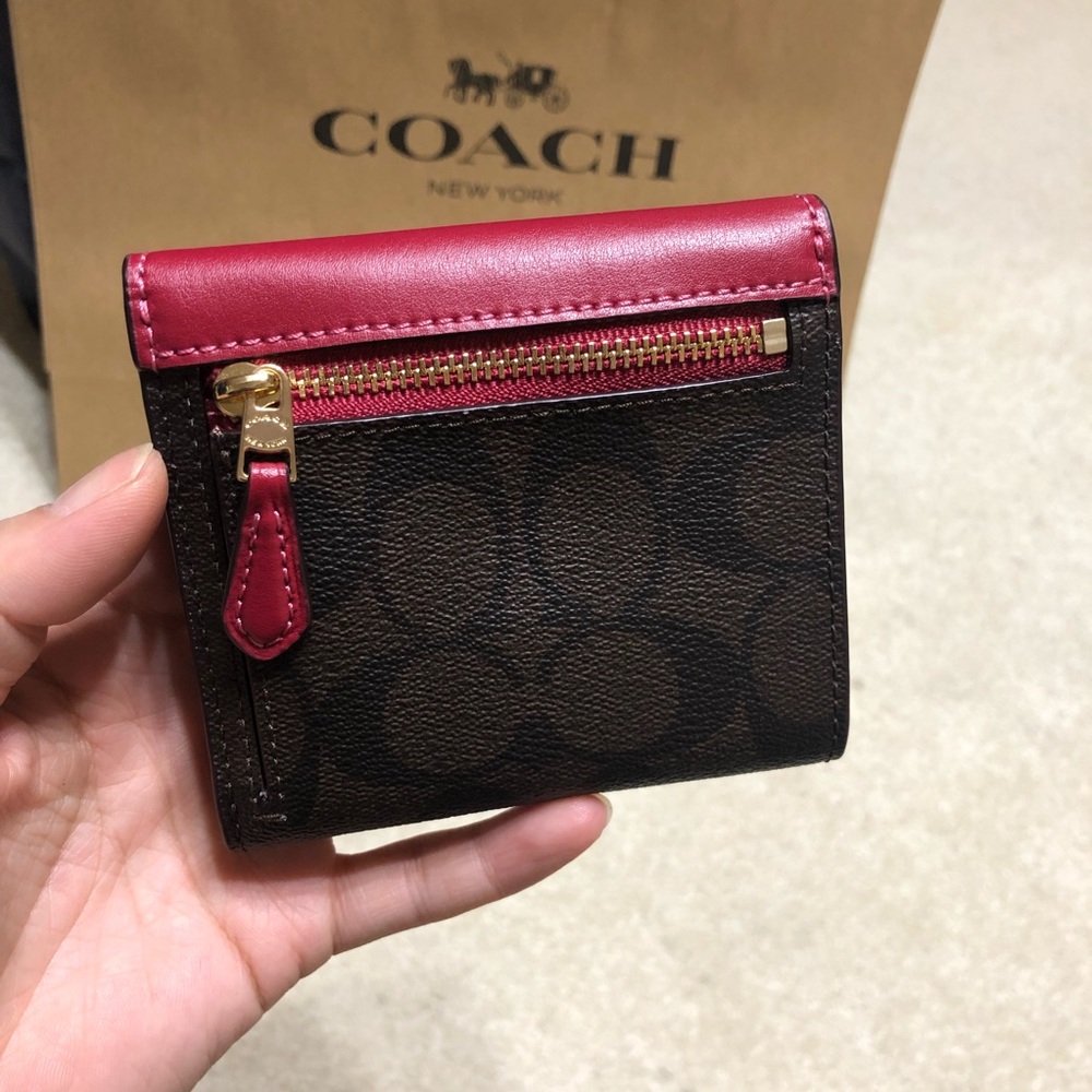 coach wallet - Picture 3 of 4
